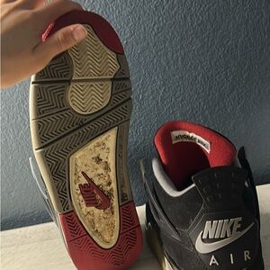 Air Jordan retro 4 Bred size 9/2